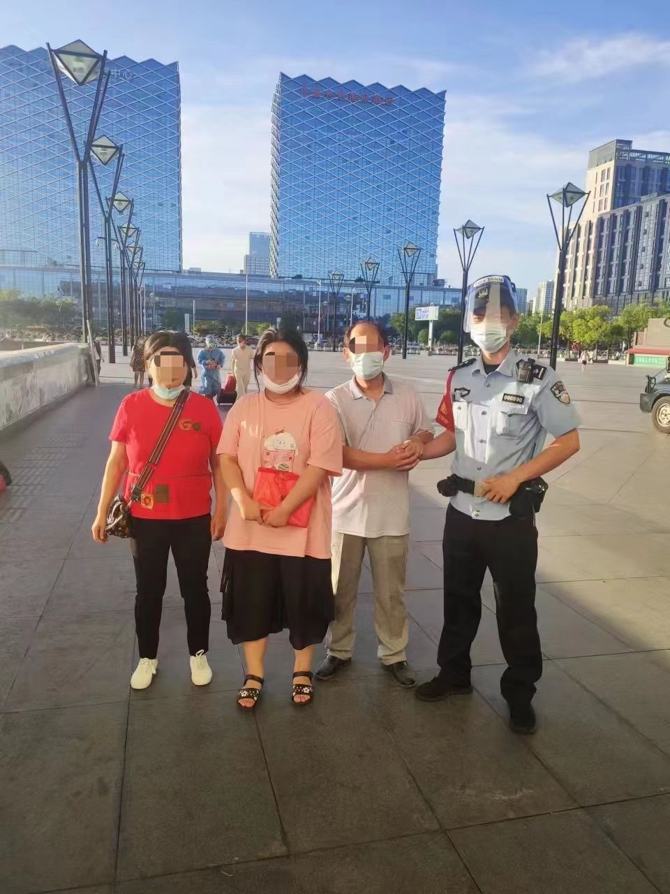 危险！上海铁警两天找回3名离家出走少年