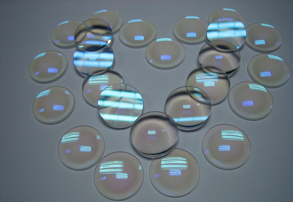 优质树脂镜片需具备哪些条件?