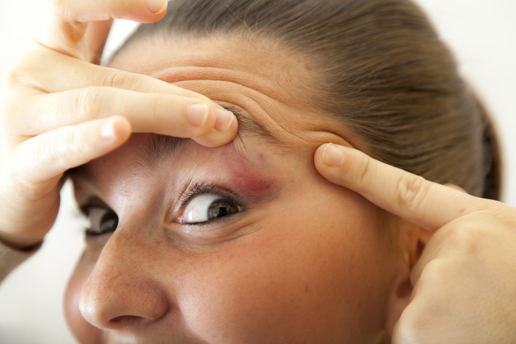 这层膜你还敢贴吗竟是伤害眼睛的真凶